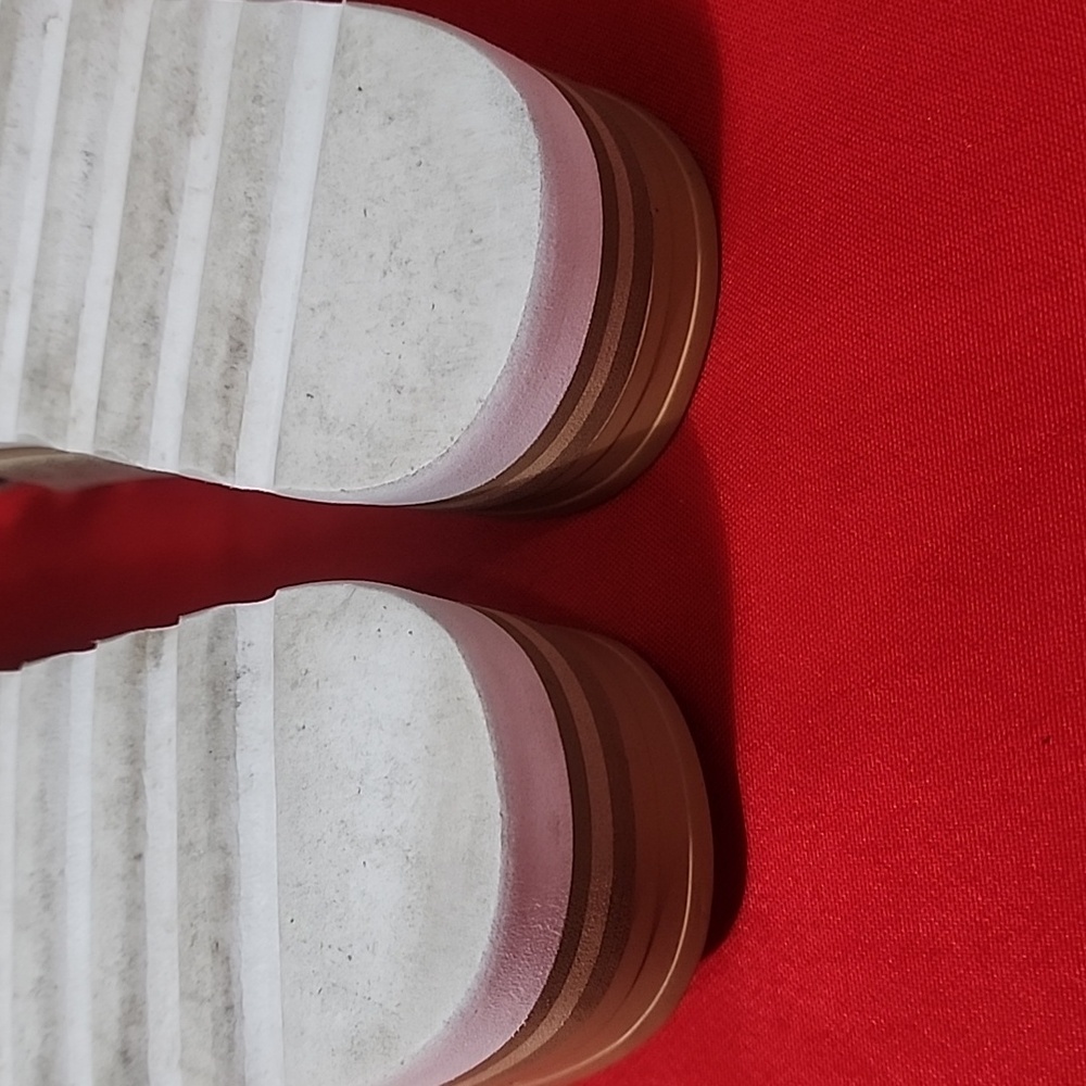 Reef Women's Metallic Gold Slide Sandals - Picture 9 of 10